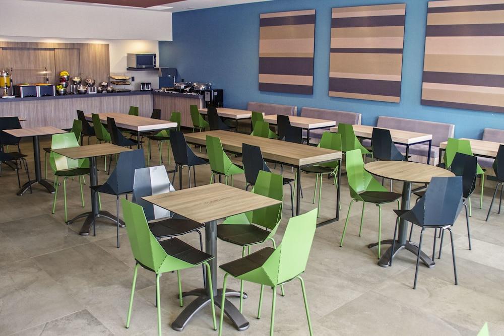 City Express Plus By Marriott Monterrey Galerias Экстерьер фото